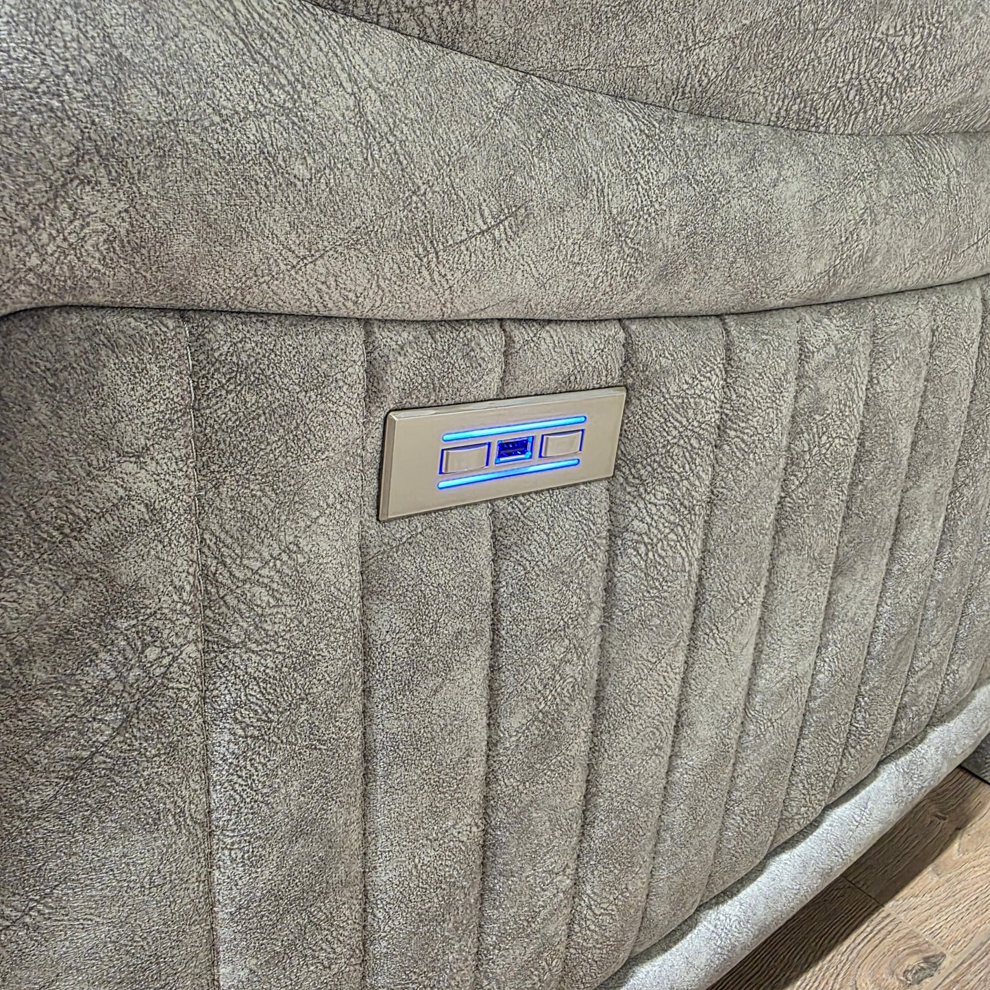 The Washington Electric 3+2+1 Recliner Sofa Set